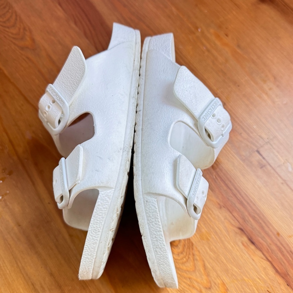 Birkenstock’s - Picture 5 of 8